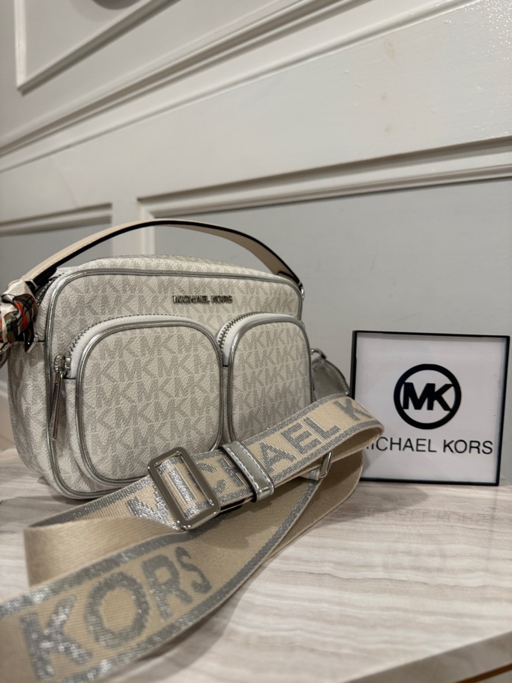 Michael Kors Bag Jet Set Signature Logo Strap with Front Pockets Crossbody